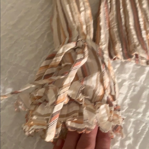 Pretty Ruffle Blouse - Picture 6 of 7